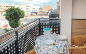 Nice Apartment In Los Alcázares With Kitchen
